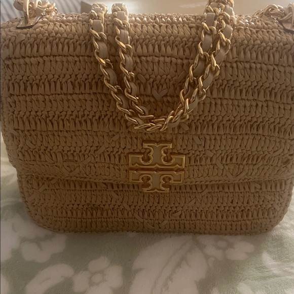 Tory Burch Cream Woven Shoulder Bag with Gold Accents - Picture 2 of 3